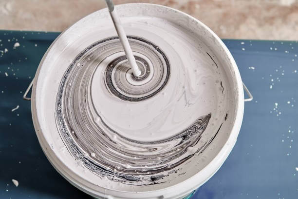 how to Mix oil-based paint with the gasoline